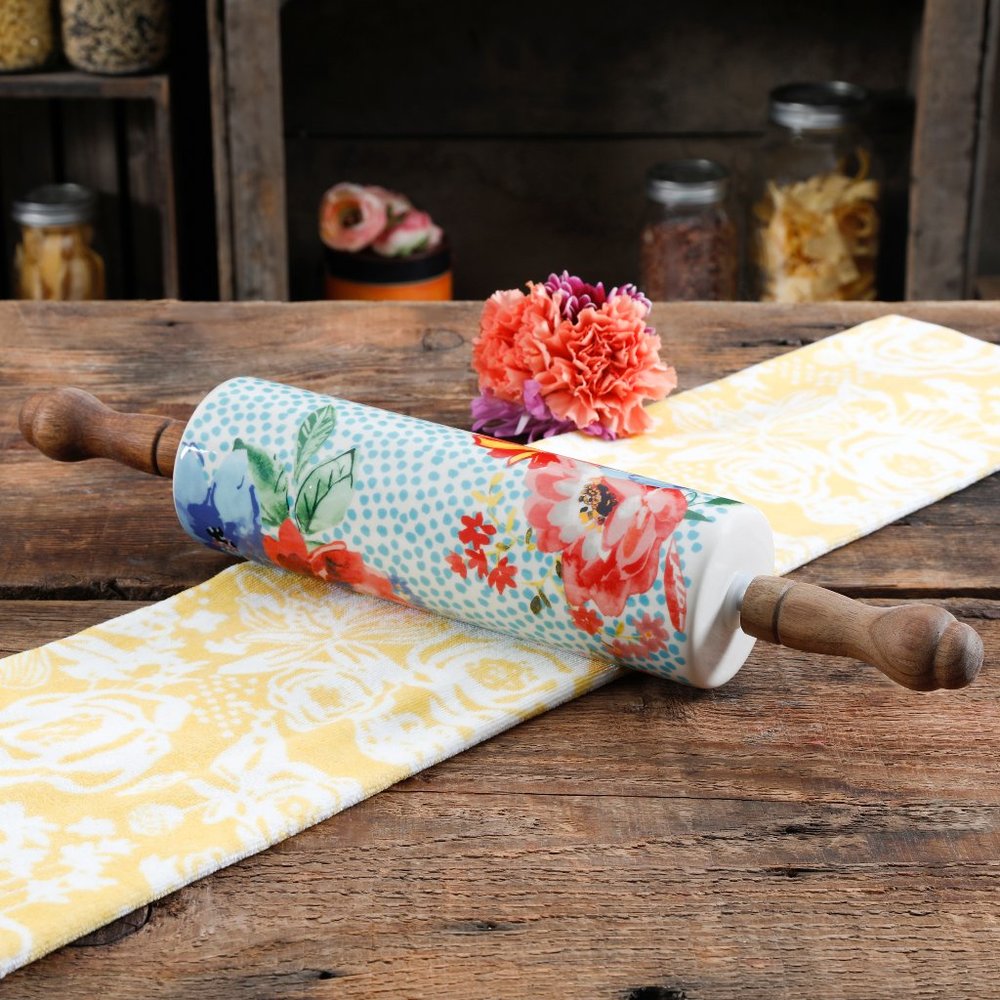 The Pioneer Woman Home, Vintage Melody Floral Roll